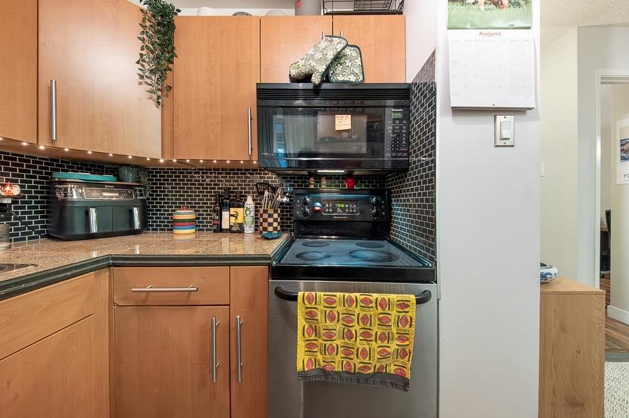 209 1345 Comox Street Vancouver, BC - 6