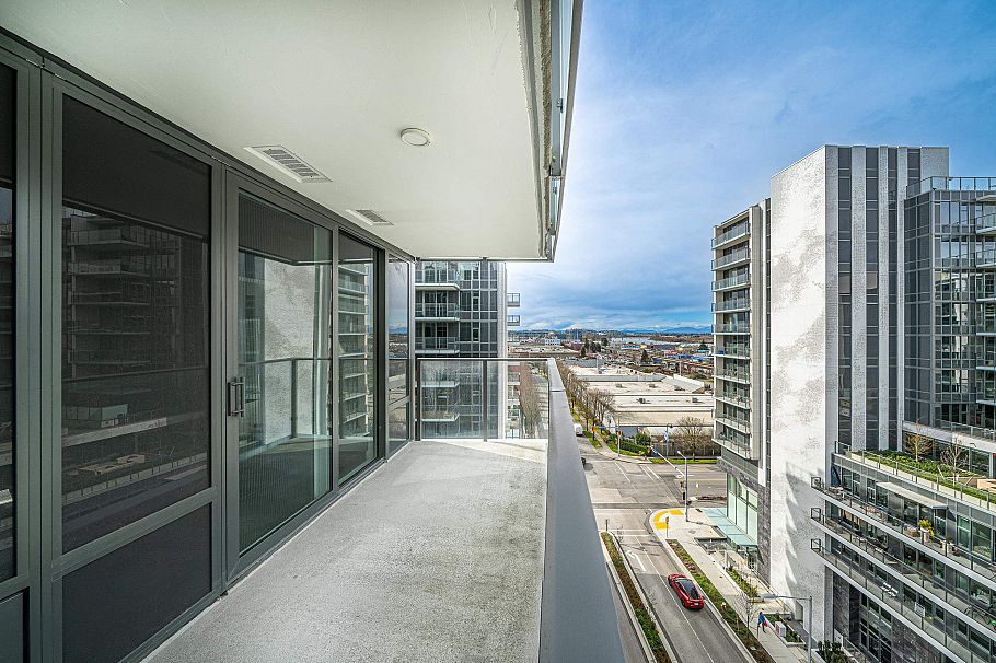 1082 8608 Hazelbridge Way Richmond, BC - 23