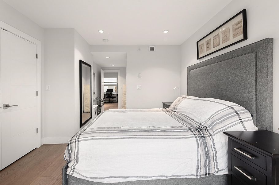 147 St. Patricks Avenue North Vancouver, BC - 24