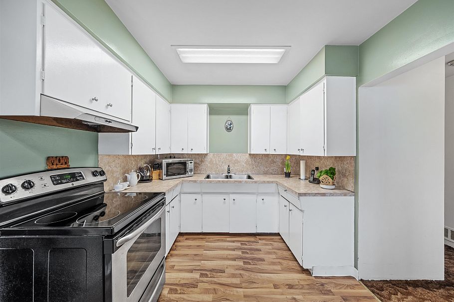 3115 E 49 Avenue Vancouver, BC - 13