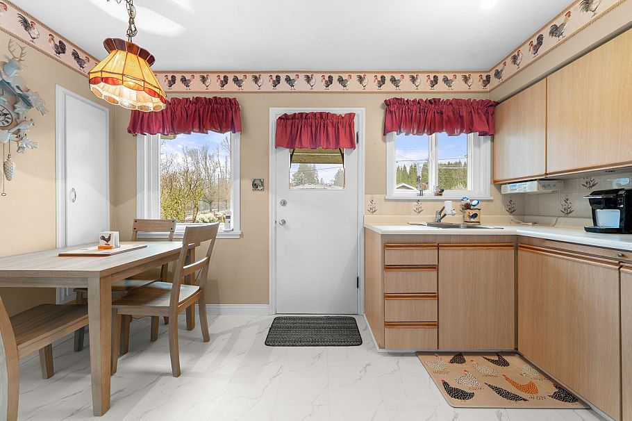 462 W 26th Street North Vancouver, BC - 16