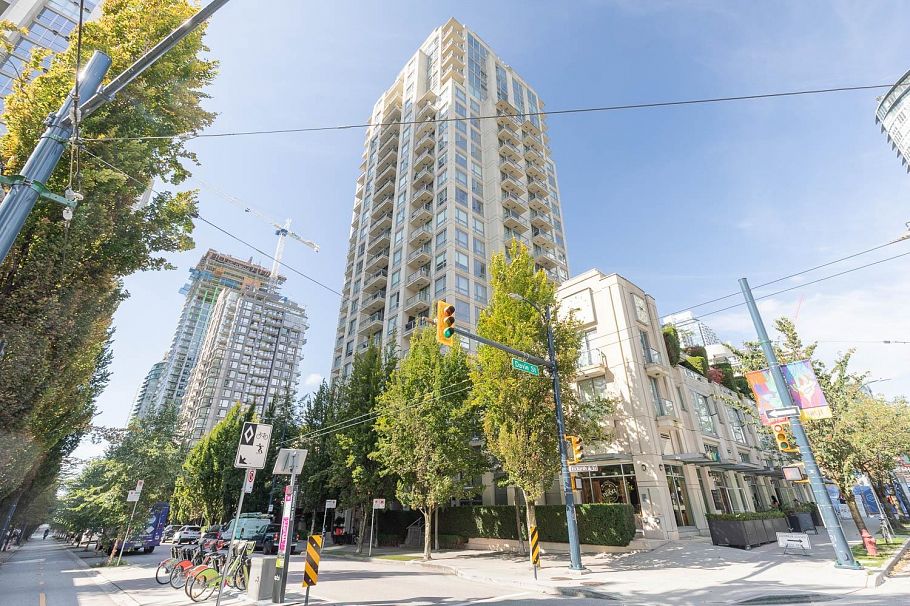 809 1225 Richards Street Vancouver, BC - 1