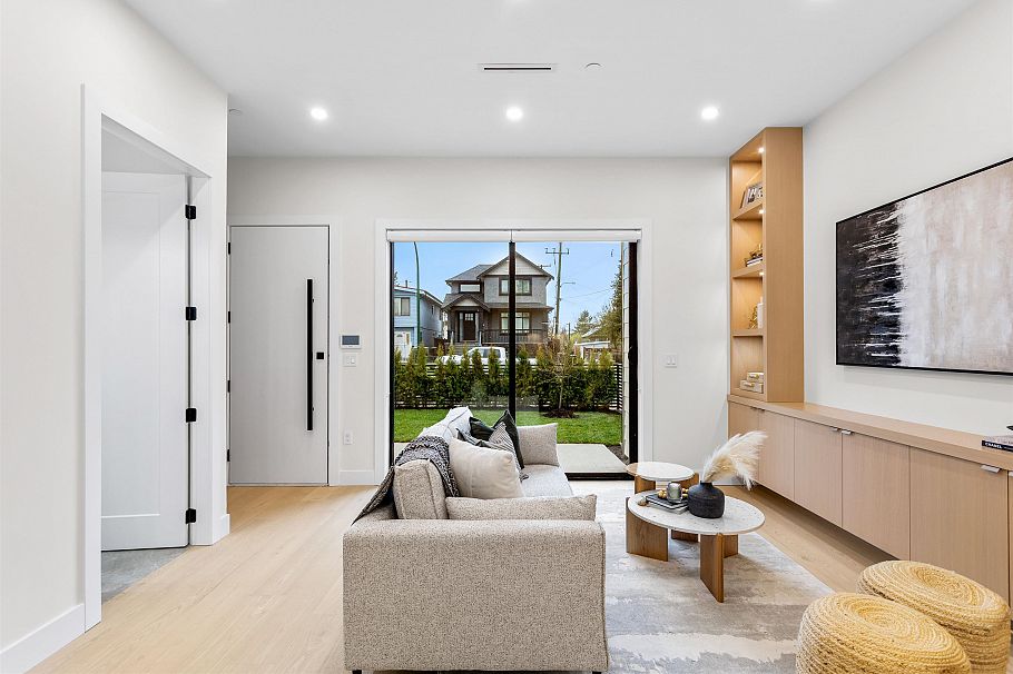 1 5306 Culloden Street Vancouver, BC - 8