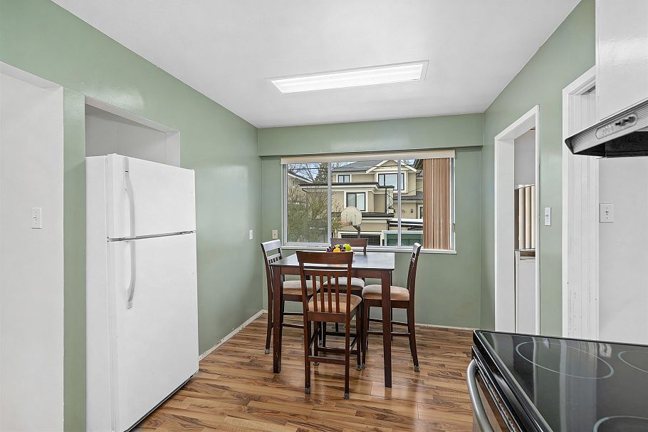 3115 E 49 Avenue Vancouver, BC - 16