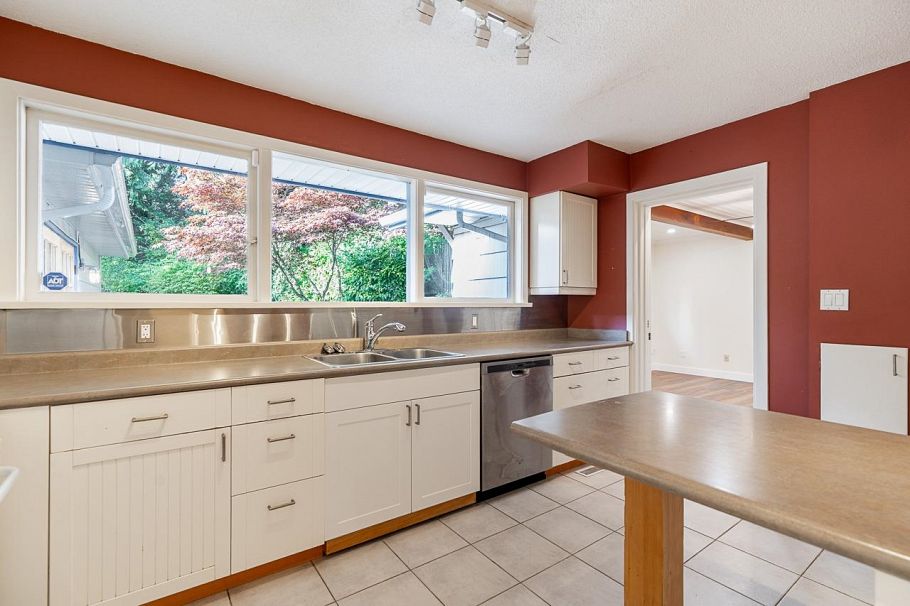 3084 Paisley Road North Vancouver, BC - 15