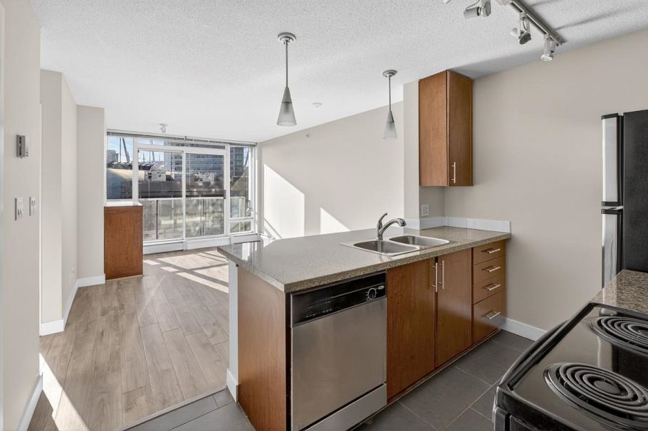 1203 688 ABBOTT STREET, Vancouver BC V6B 0B9 Vancouver, BC - 1