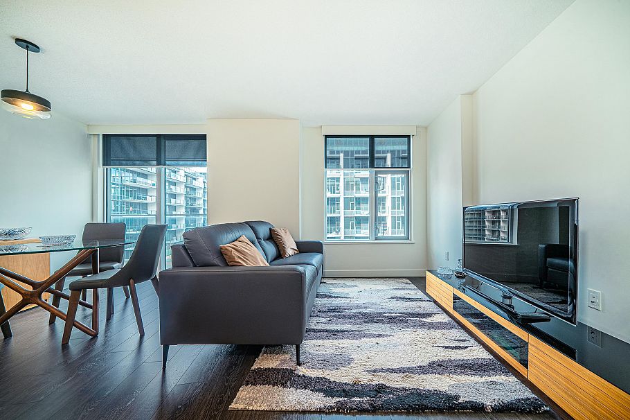 1082 8608 Hazelbridge Way Richmond, BC - 4