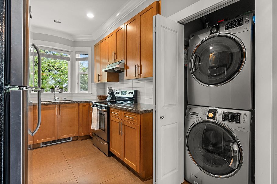 1382 E 27th Avenue Vancouver, BC - 15