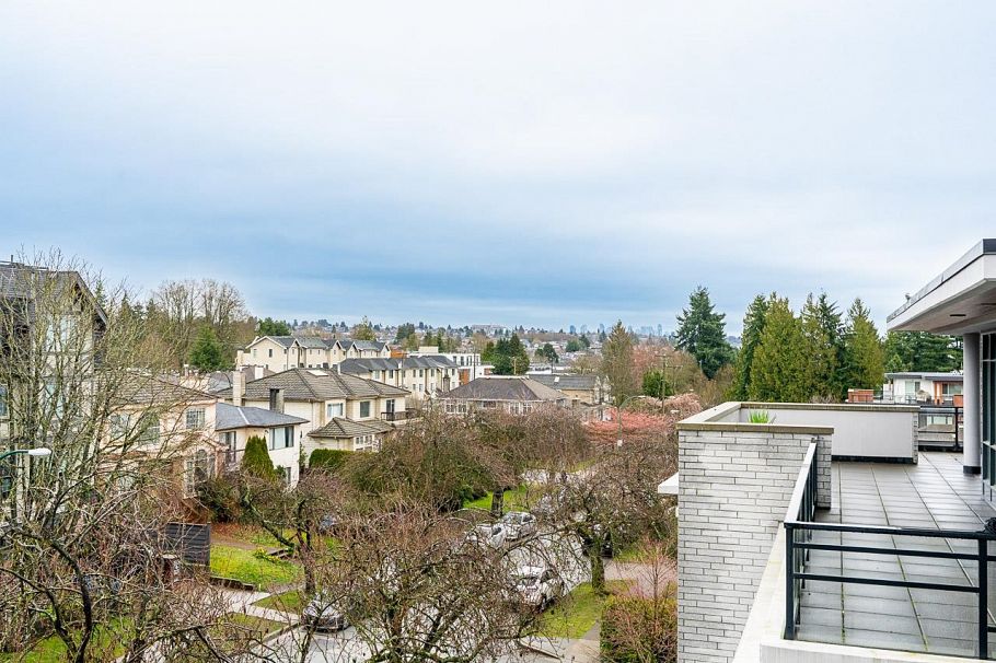 404 458 W 63rd Avenue Vancouver, BC - 5