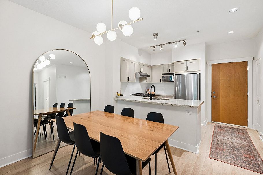 218 1111 E 27th Street North Vancouver, BC - 11