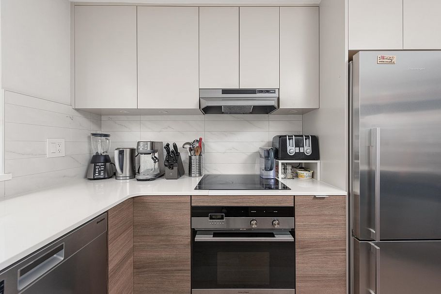 147 St. Patricks Avenue North Vancouver, BC - 12