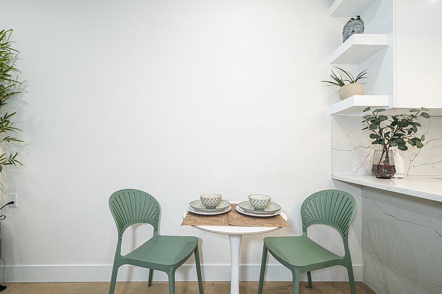 1 369 E 16th Avenue Vancouver, BC - 6