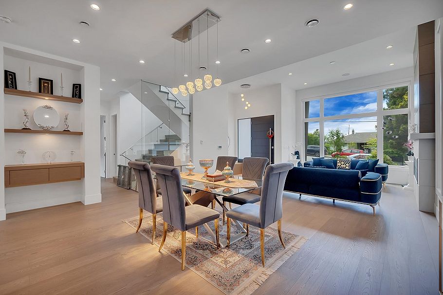 440 W Queens Road North Vancouver, BC - 6