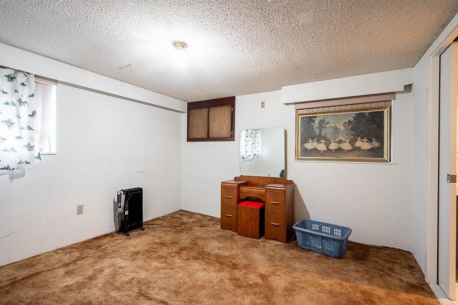 3205 E 3rd Avenue Vancouver, BC - 21