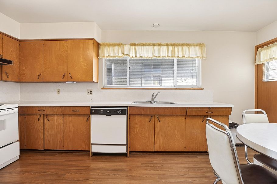 3180 E 3rd Avenue Vancouver, BC - 13