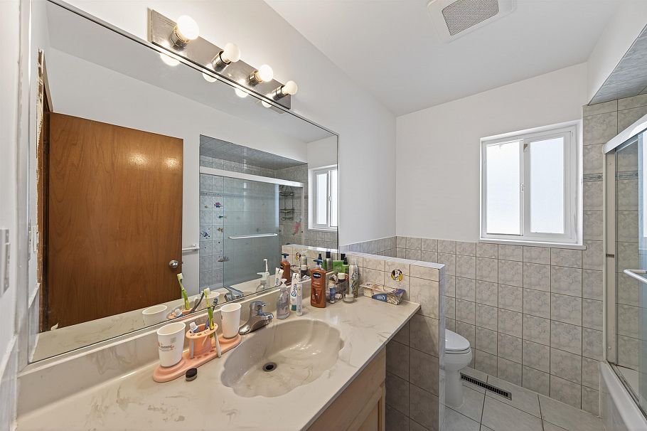 3571 E 46th Avenue Vancouver, BC - 14