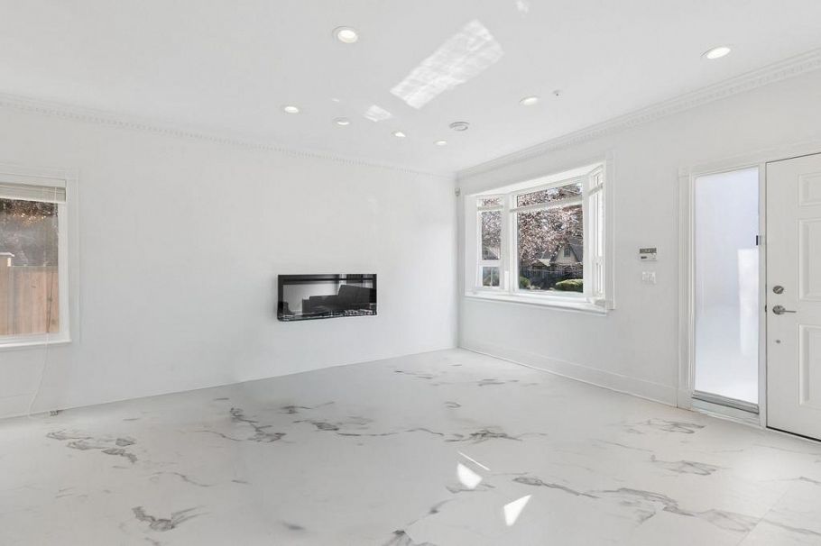 2709 W 37th Avenue Vancouver, BC - 3