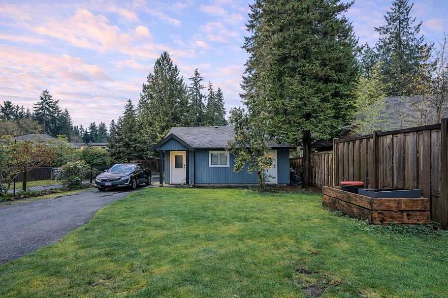 1187 W 23 Street North Vancouver, BC - 32