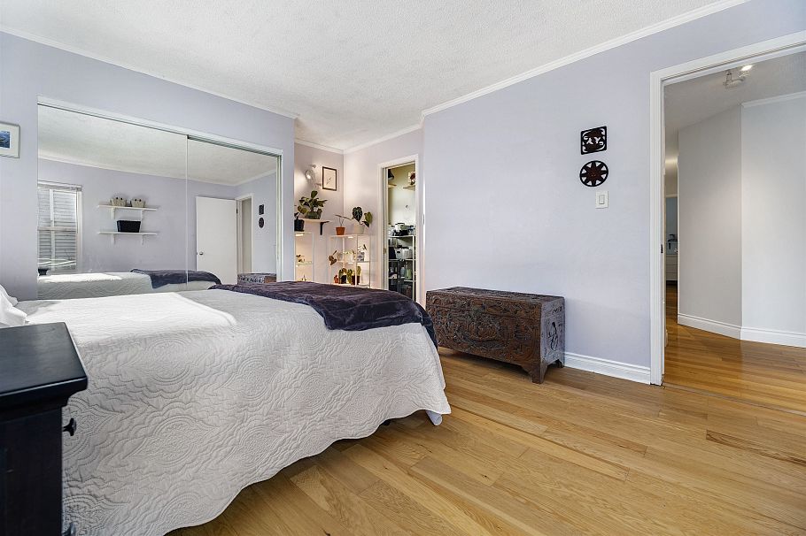 828 Nicolum Court North Vancouver, BC - 18