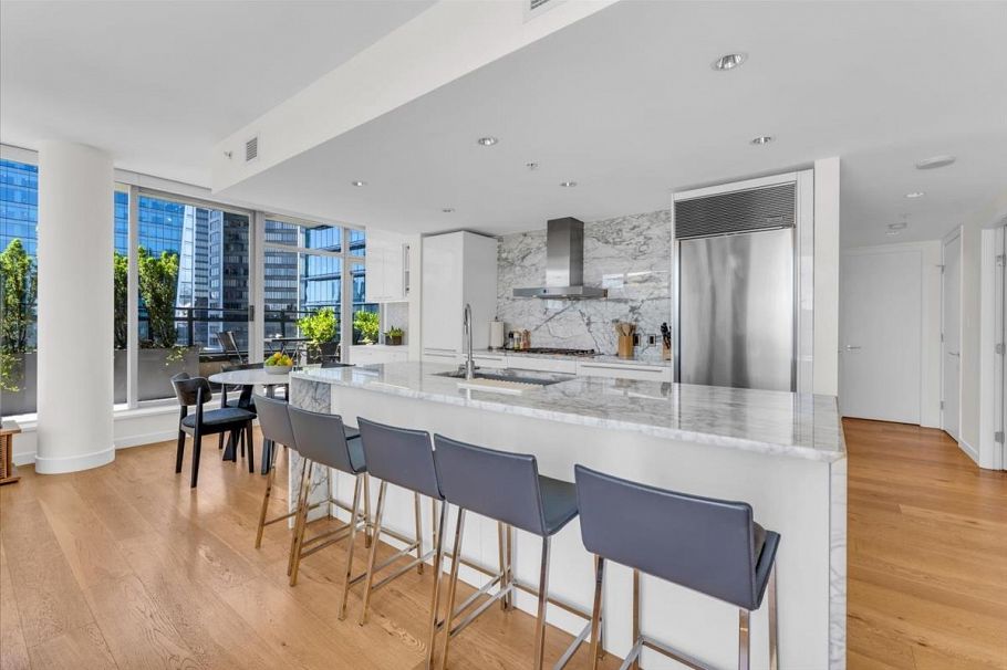 2602 788 Richards Street Vancouver, BC - 2