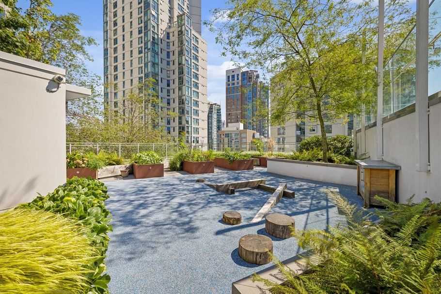 201 499 Pacific Street Vancouver, BC - 32