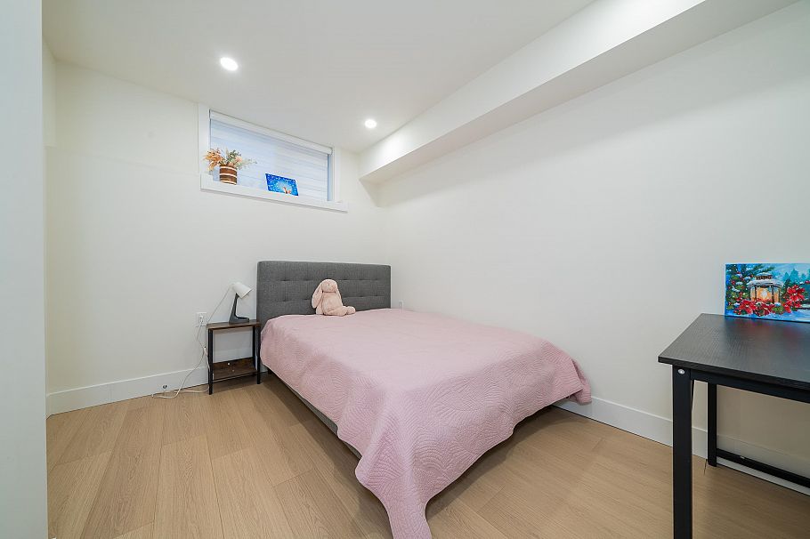 1 369 E 16th Avenue Vancouver, BC - 25