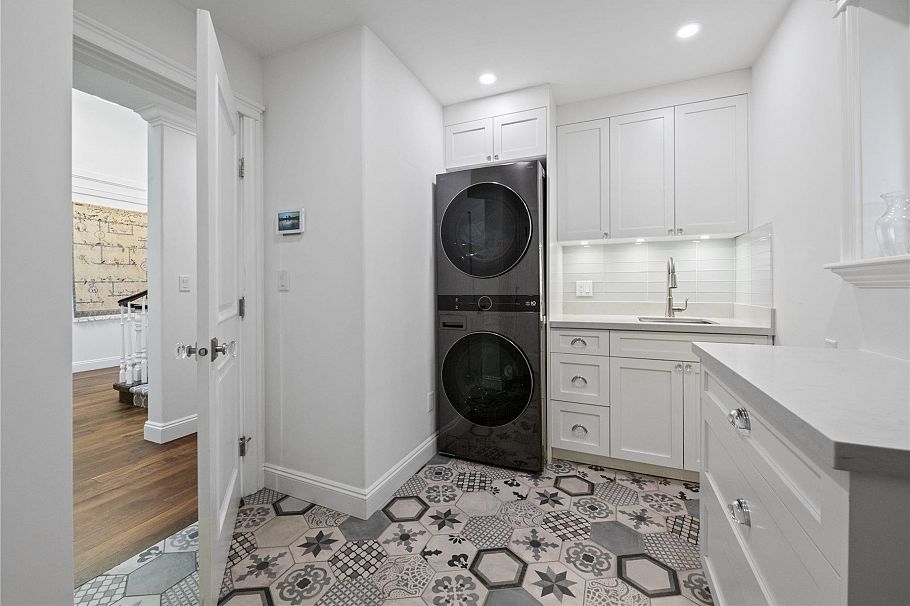 226 Wooddale Road North Vancouver, BC - 16