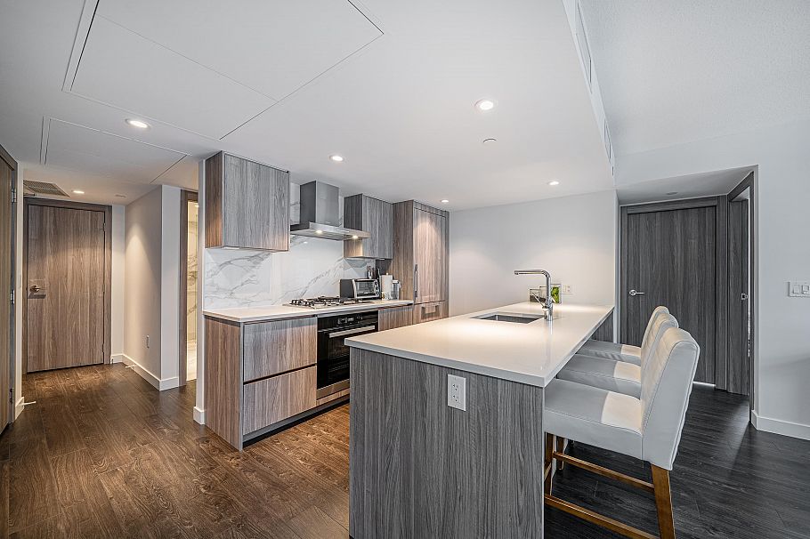 1082 8608 Hazelbridge Way Richmond, BC - 9