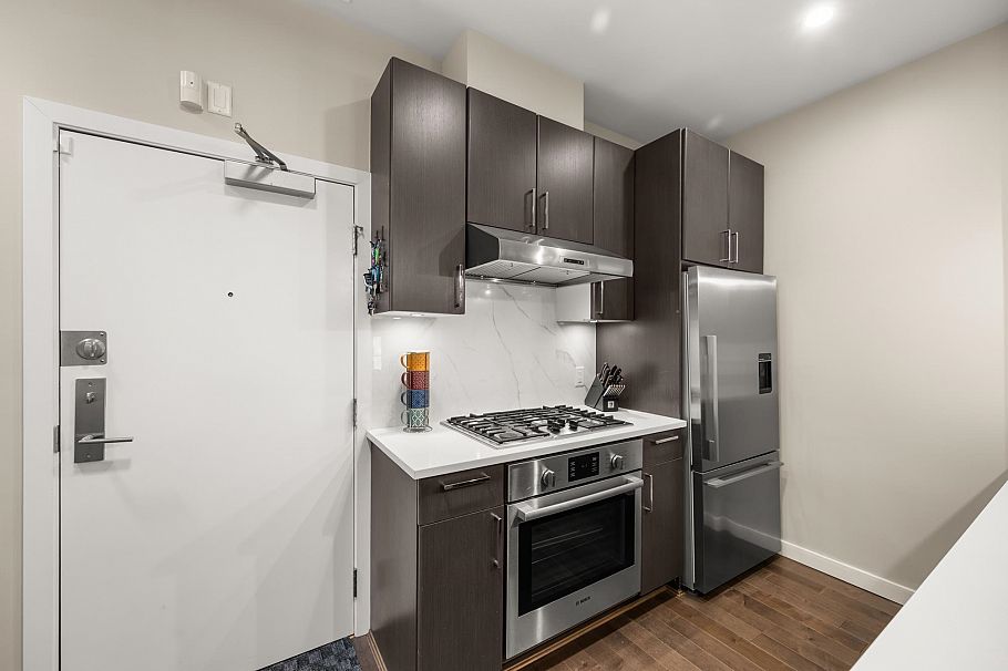 66 W 1st Avenue Vancouver, BC - 14