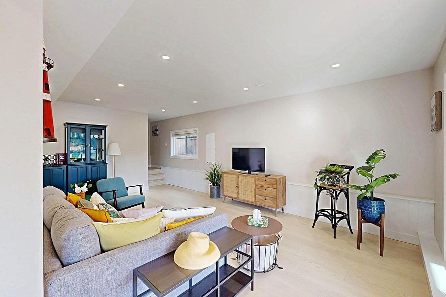 4545 Strathcona Road North Vancouver, BC - 30