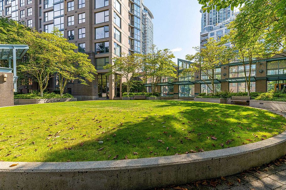 1503/04 283 Davie Street Vancouver, BC - 33