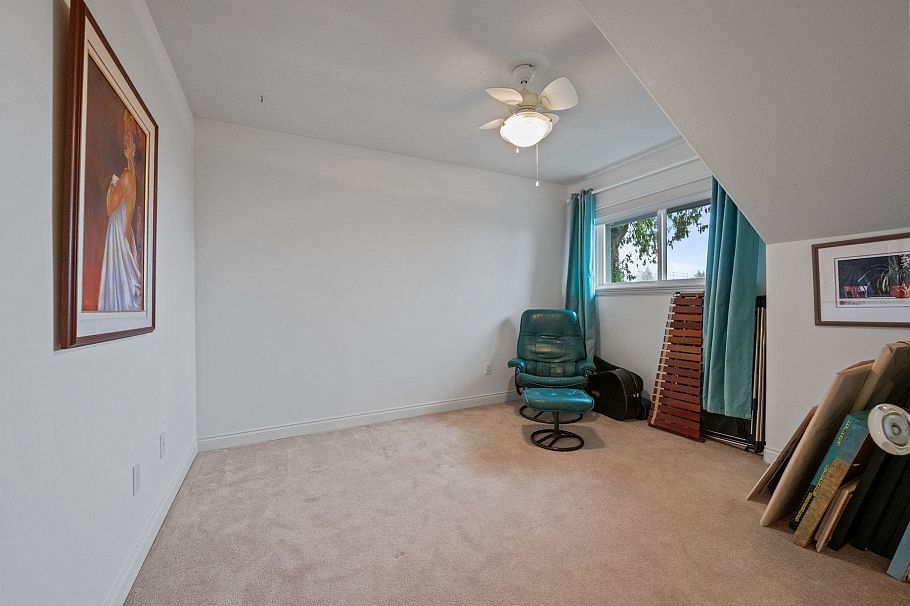 226 Wooddale Road North Vancouver, BC - 25