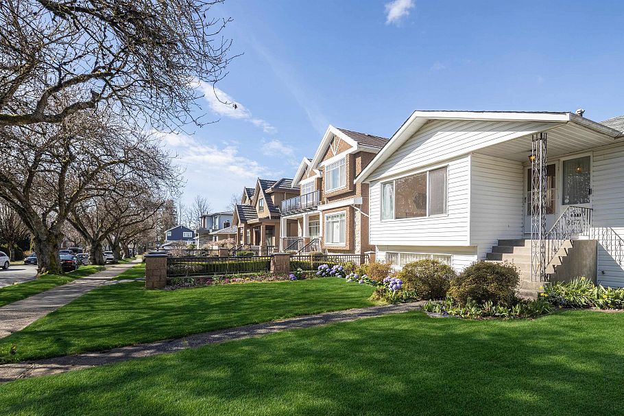 3571 E 46th Avenue Vancouver, BC - 3