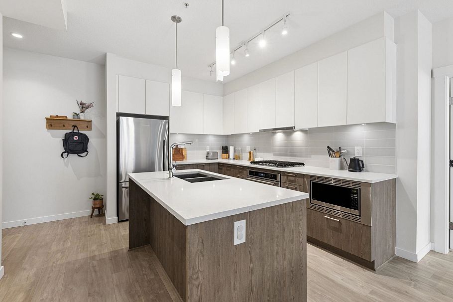 211 625 E 3rd Street North Vancouver, BC - 10