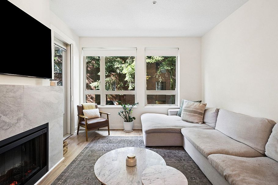 218 1111 E 27th Street North Vancouver, BC - 4