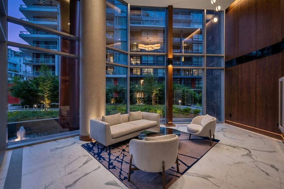 1082 8608 Hazelbridge Way Richmond, BC - 1