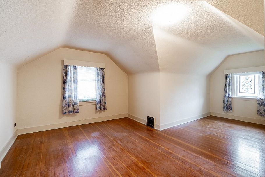 2715 W 31st Avenue Vancouver, BC - 15