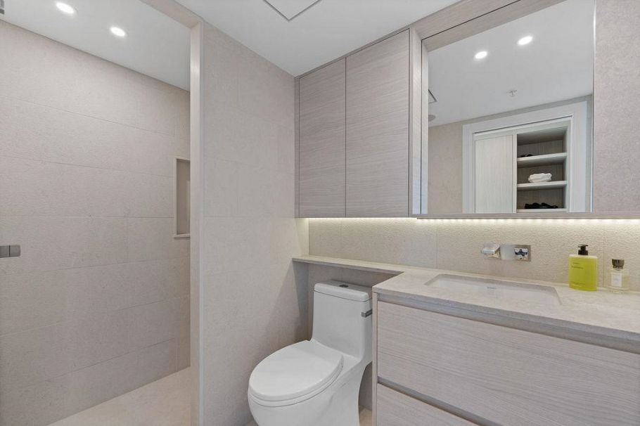 2206 1438 Richards Street Vancouver, BC - 24