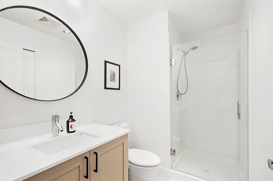 218 1111 E 27th Street North Vancouver, BC - 24