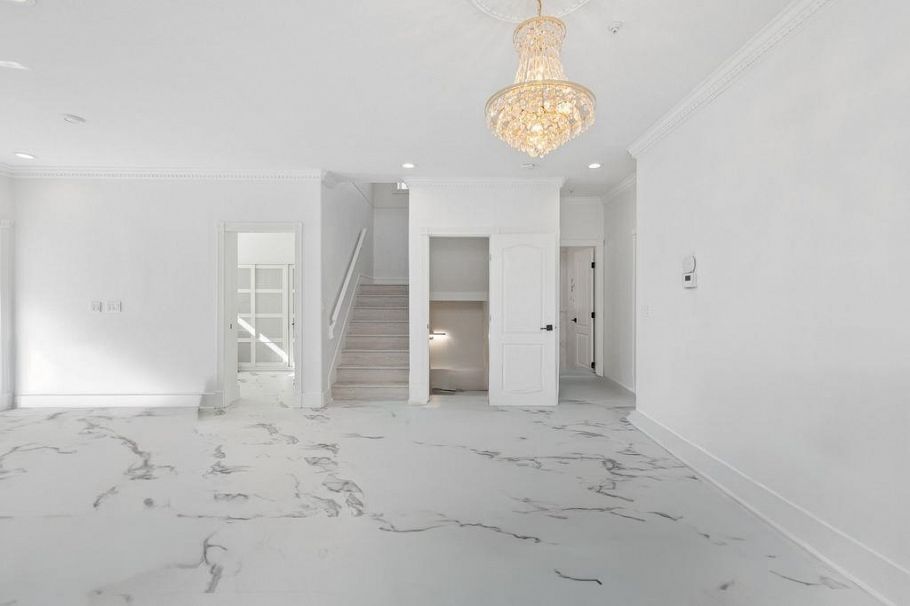 2709 W 37th Avenue Vancouver, BC - 9