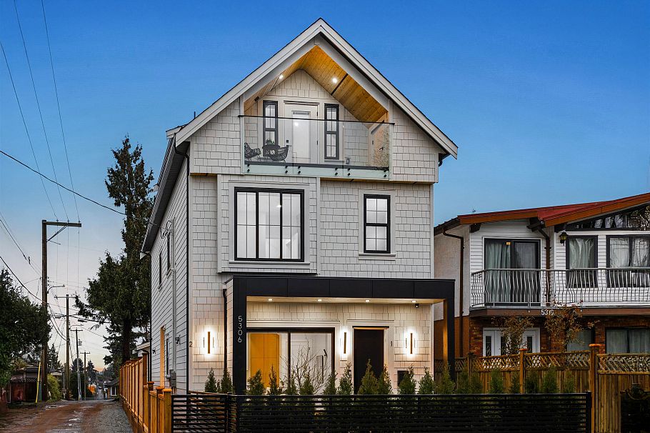 2 5306 Culloden Street Vancouver, BC - 1