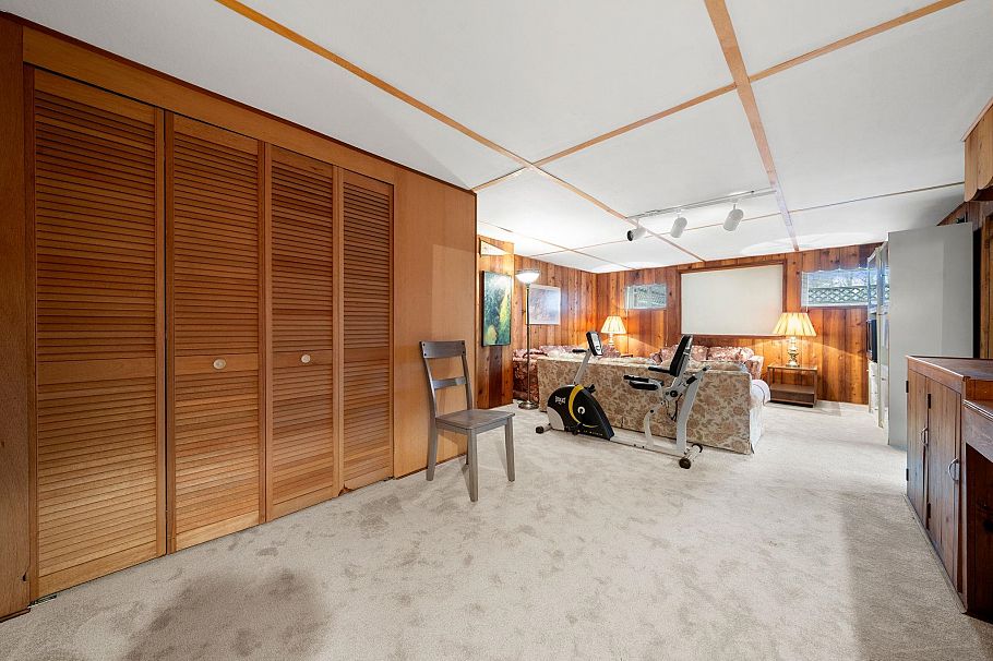 462 W 26th Street North Vancouver, BC - 28