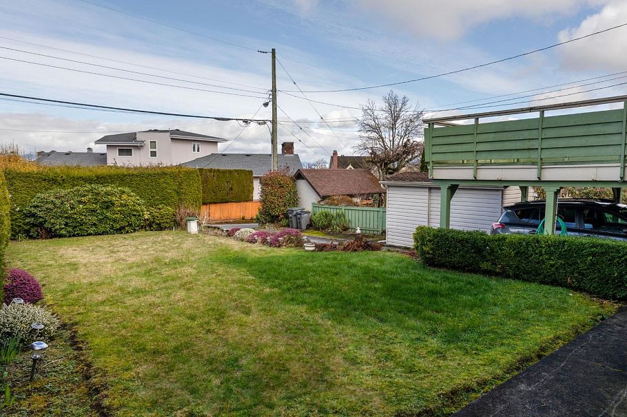 2715 W 31st Avenue Vancouver, BC - 26