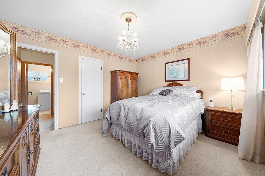 462 W 26th Street North Vancouver, BC - 21