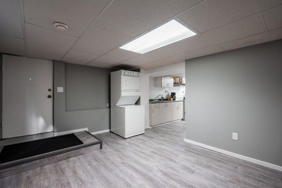 2867 E Georgia Street Vancouver, BC - 26