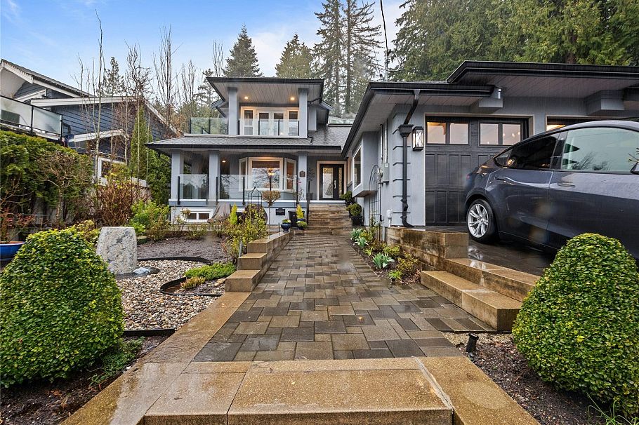 226 Wooddale Road North Vancouver, BC - 1