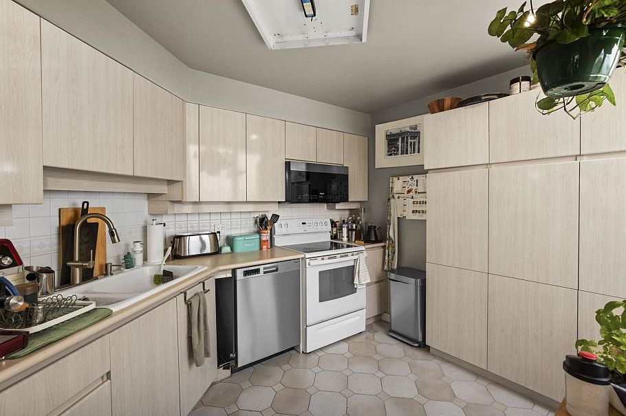 2005 1000 Beach Avenue Vancouver, BC - 23