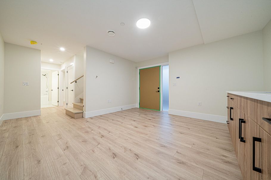 970 Park Drive Vancouver, BC - 27