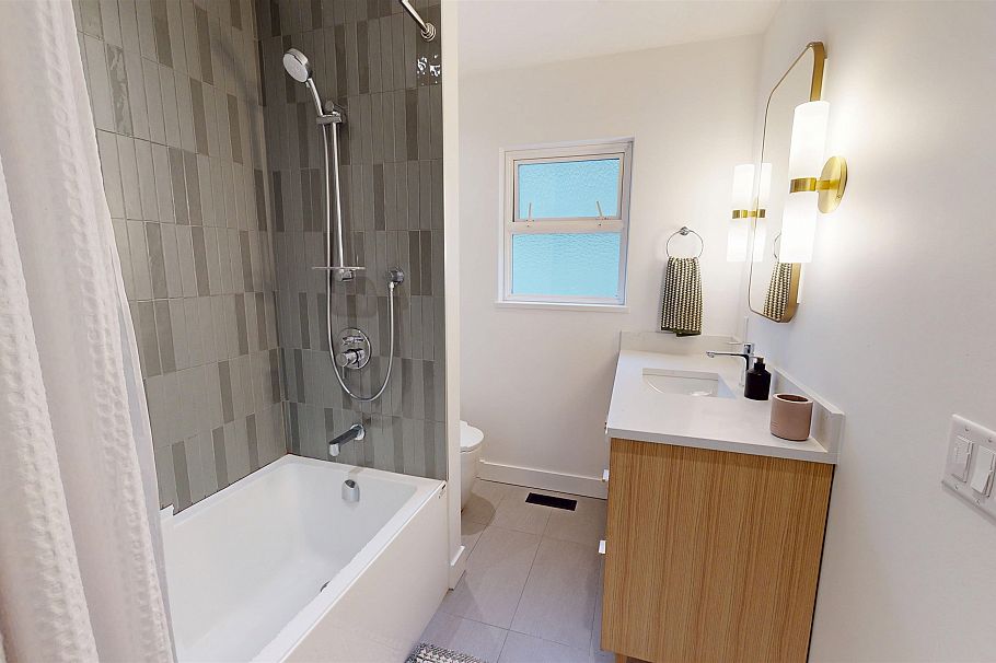 995 E 47th Avenue Vancouver, BC - 12