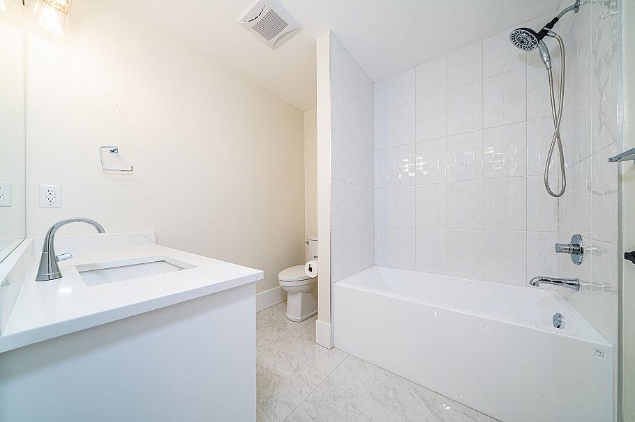 970 Park Drive Vancouver, BC - 24